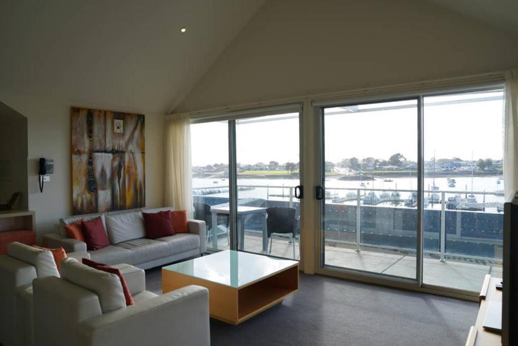 York Cove Hotel จอร์จทาวน์ ภายนอก รูปภาพ