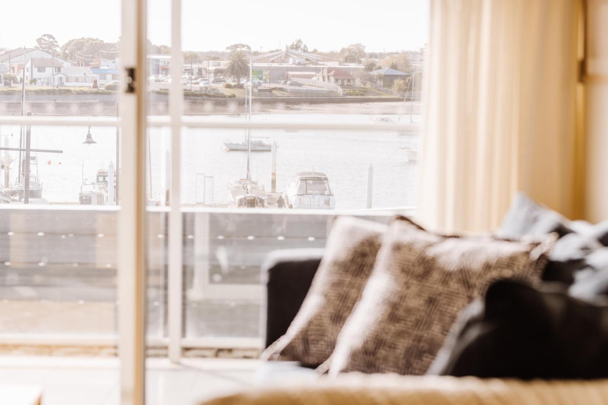 York Cove Hotel จอร์จทาวน์ ภายนอก รูปภาพ
