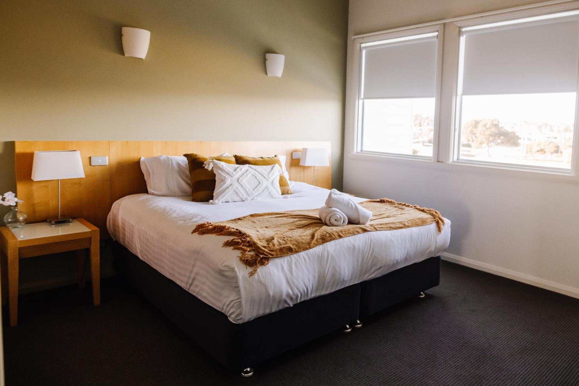 York Cove Hotel จอร์จทาวน์ ภายนอก รูปภาพ